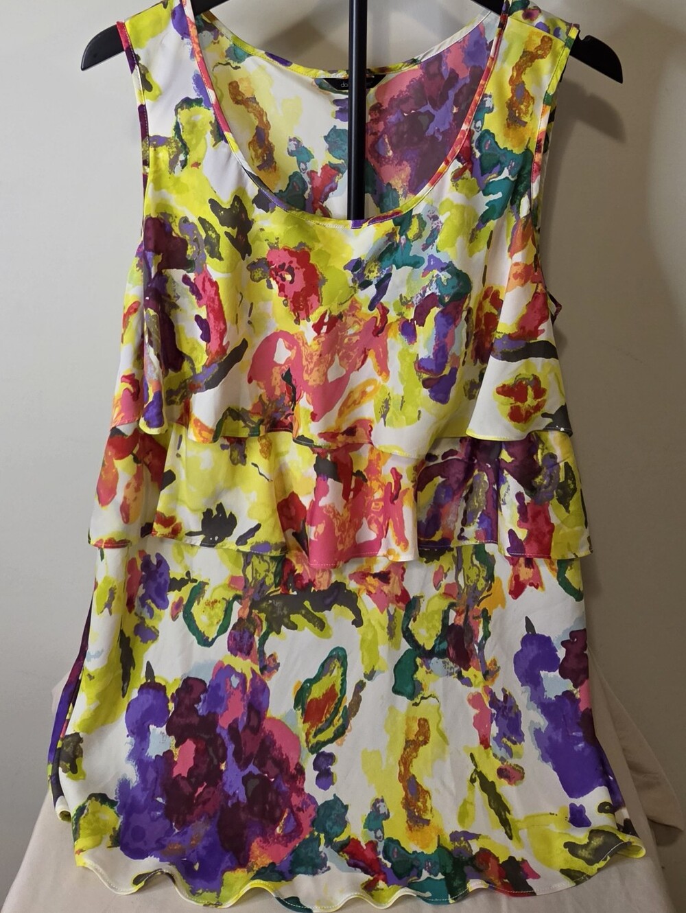Daisy Fuentes XL Sleeveless Floral Ruffled Blouse